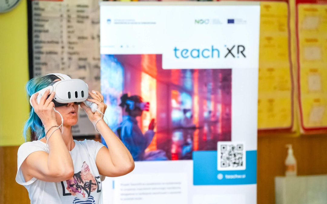 Uvajanje XR v osnovnošolsko prakso: uspešno zaključena četrta delavnica Moj prvi XR